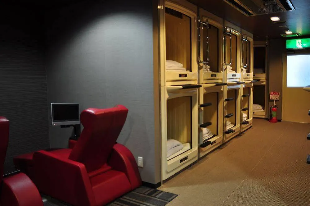 Capsule Hotel & Sauna Cosmo Plaza Akabane 東京都 0*,  日本